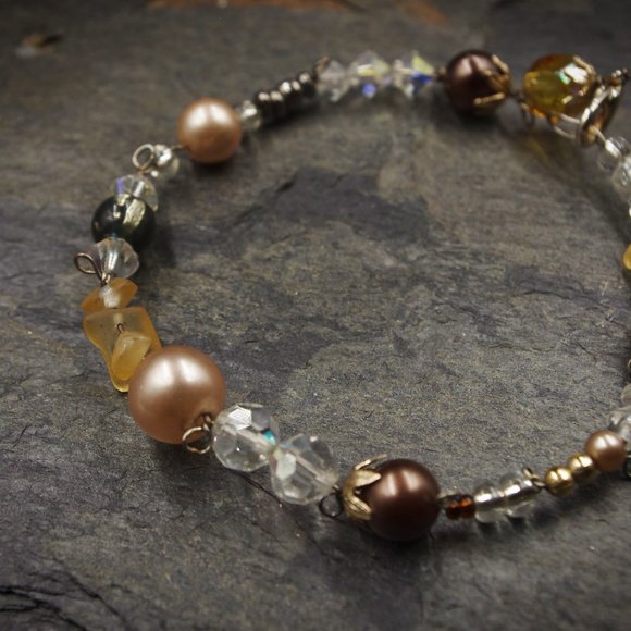 Pearl and Crystal Beaded Handmade Bracelet - Picture 4 of 4
